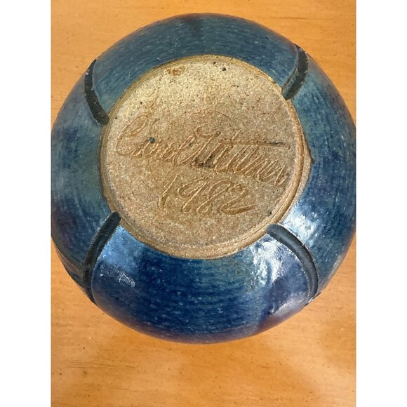 Vintage 1982 Signed Blue Glazed Ceramic Mixing Bowl With Pour Spout Handcrafted - Picture 6 of 6